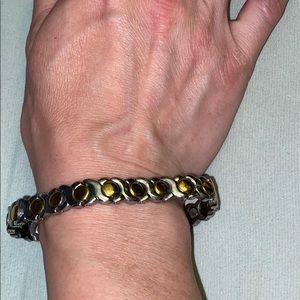 New, Two toned magnetic bracelet